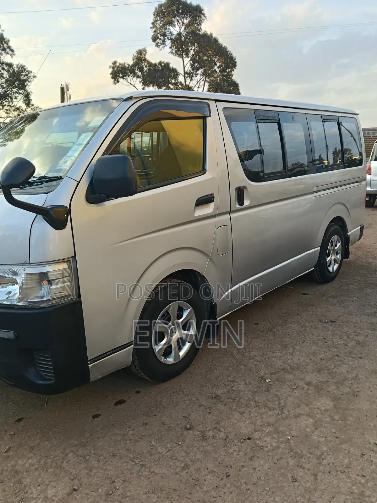 Toyota HiAce 2011 Silver