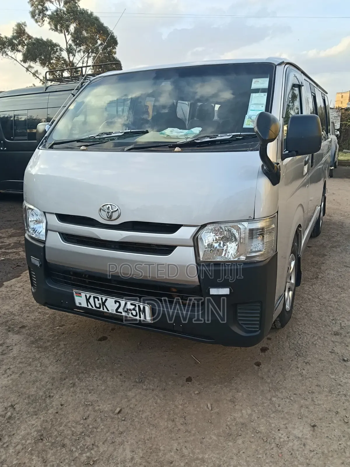 Toyota HiAce 2011 Silver