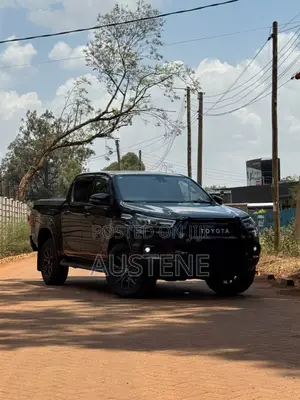 Toyota Hilux Revo Double Cab Deisel 2.4 AWD 2022 Black