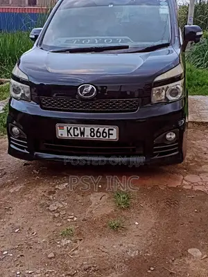 Toyota Voxy V 2WD 8-Seater 2011 Black