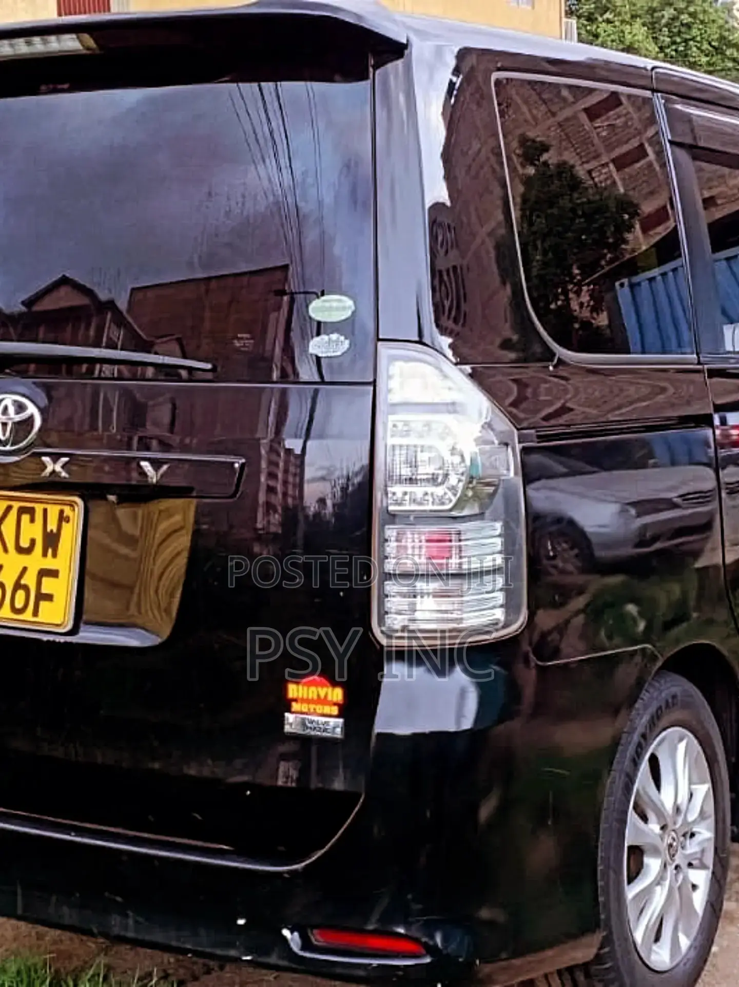 Toyota Voxy V 2WD 8-Seater 2011 Black