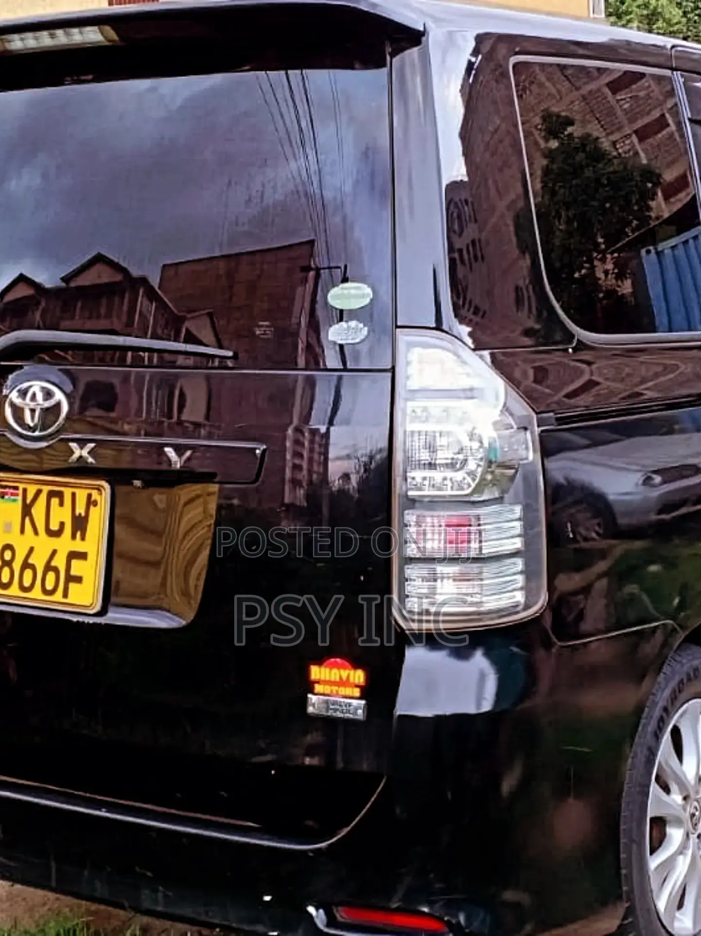 Toyota Voxy V 2WD 8-Seater 2011 Black