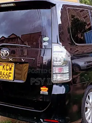 Toyota Voxy V 2WD 8-Seater 2011 Black