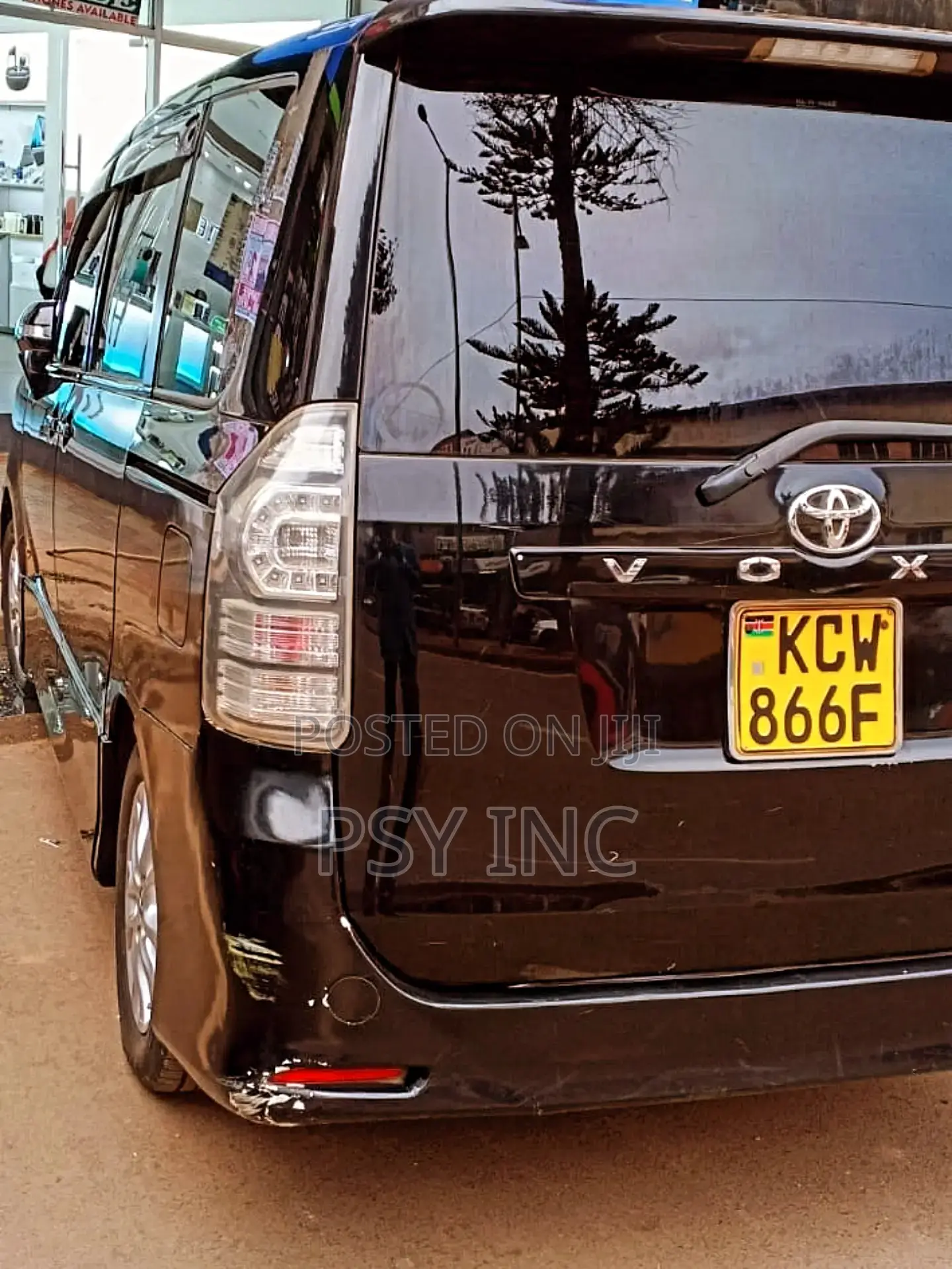 Toyota Voxy V 2WD 8-Seater 2011 Black