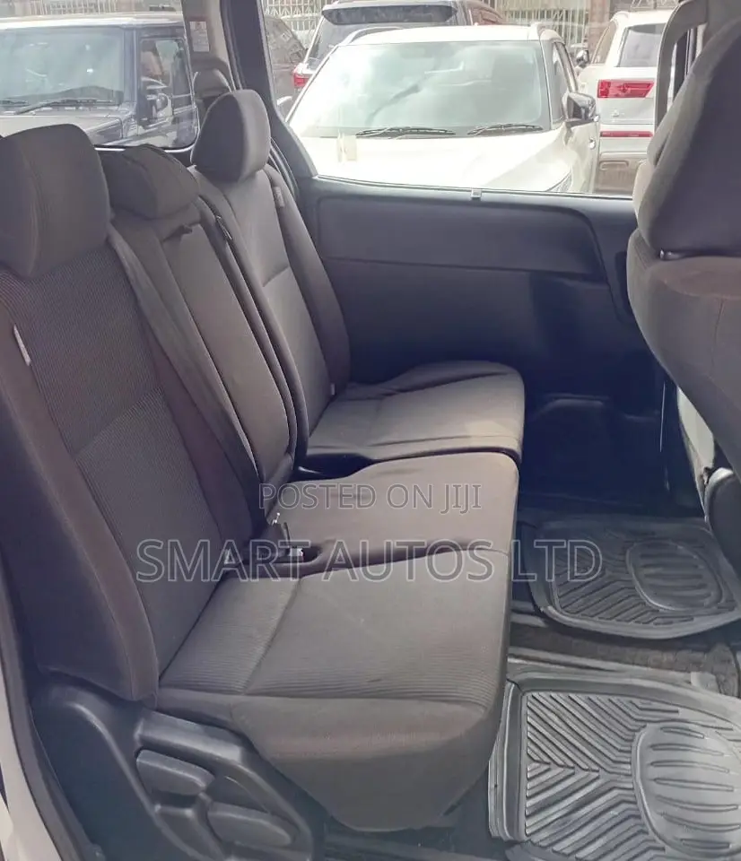 Toyota Noah 2015 Pearl