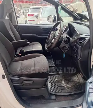 Toyota Noah 2015 Pearl