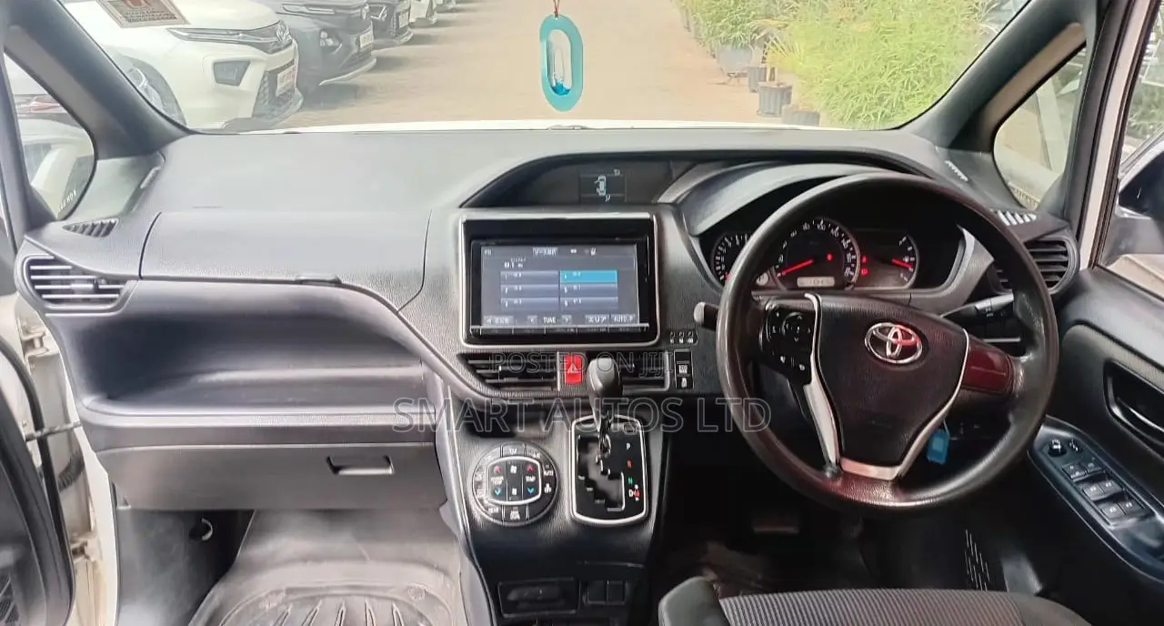 Toyota Noah 2015 Pearl