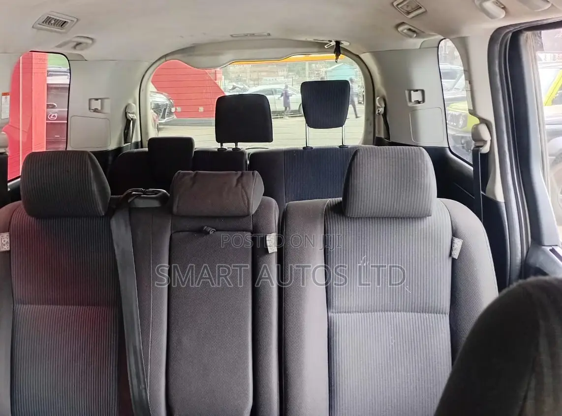 Toyota Noah 2015 Pearl