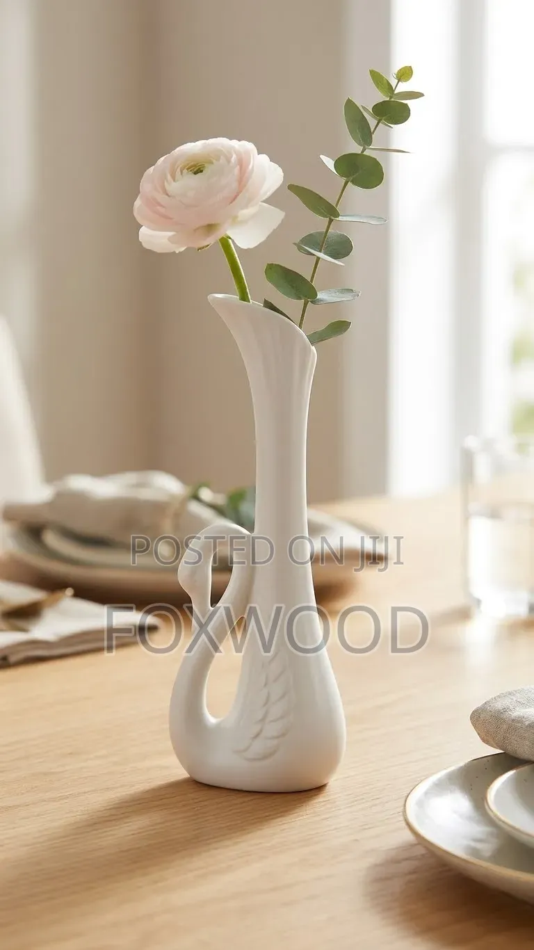 *Ceramic Swan Vase 19cm