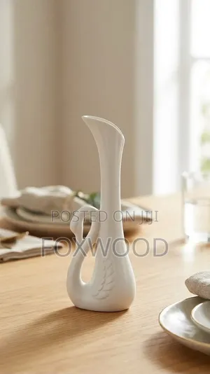*Ceramic Swan Vase 19cm