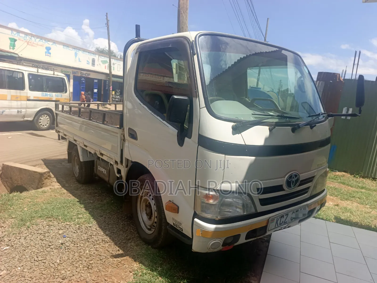 Toyota Dyna 2014 White