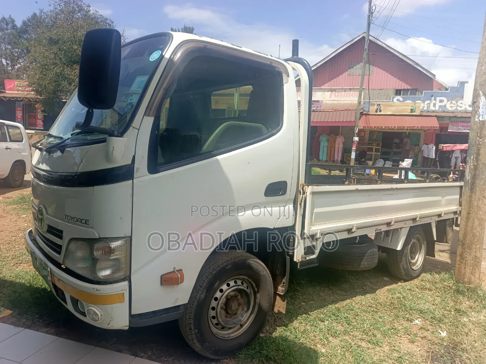 Toyota Dyna 2014 White