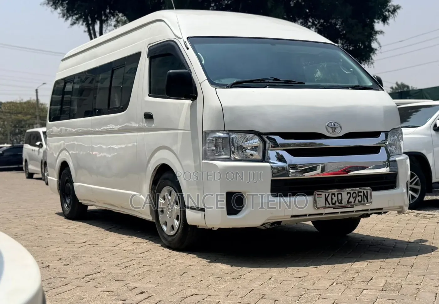 Toyota HiAce 2012 White