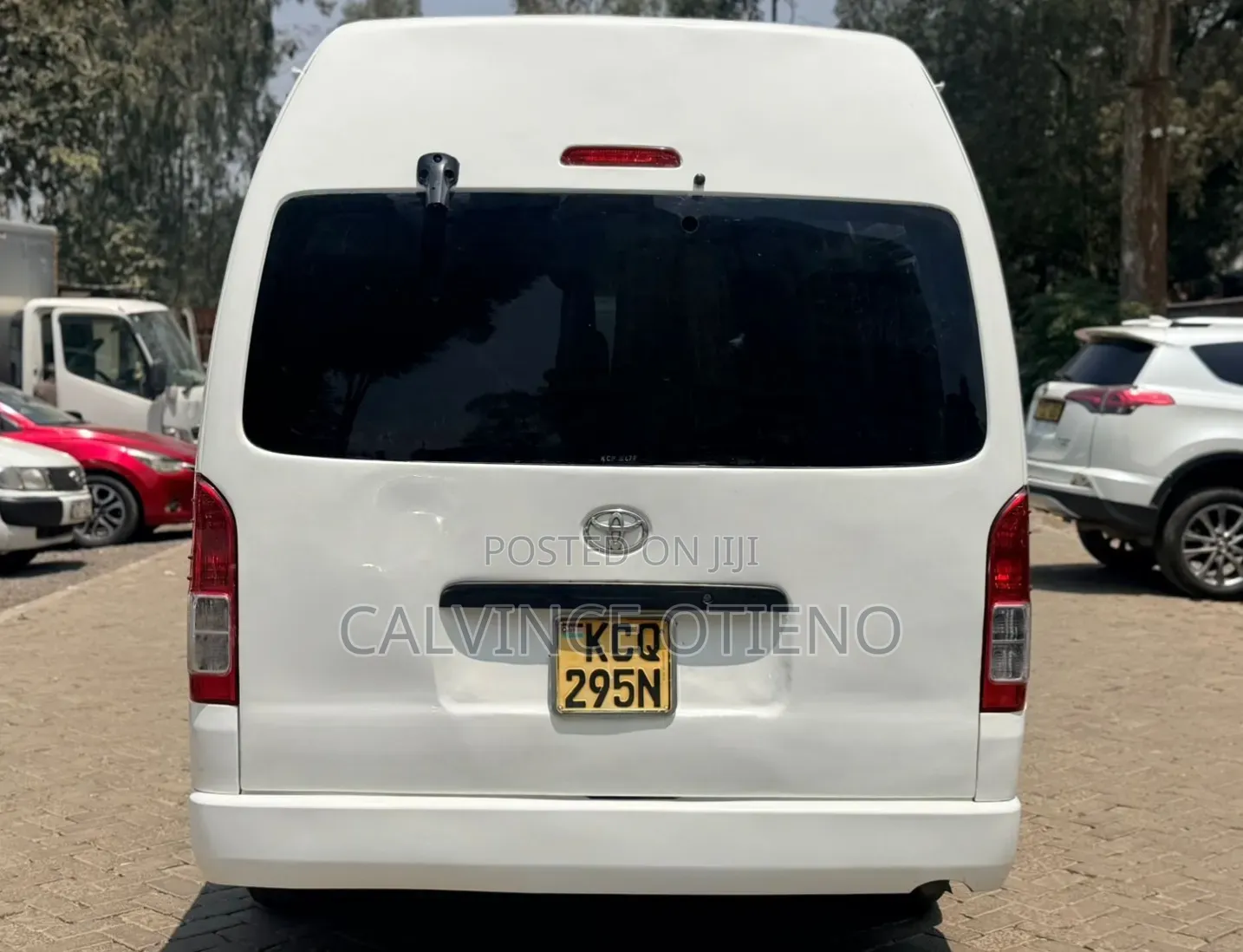 Toyota HiAce 2012 White