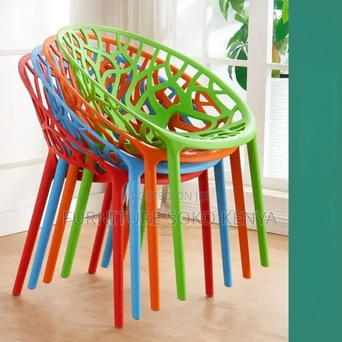 Dining Chair : Stackable Restaurant & Café Plastic Chairs