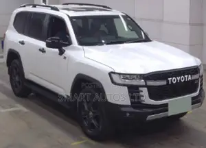 Toyota Land Cruiser LC300 2021 Off white