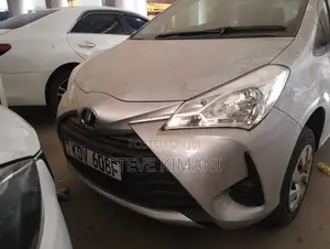 Toyota Vitz 1.0 FWD 5dr 2019 Silver
