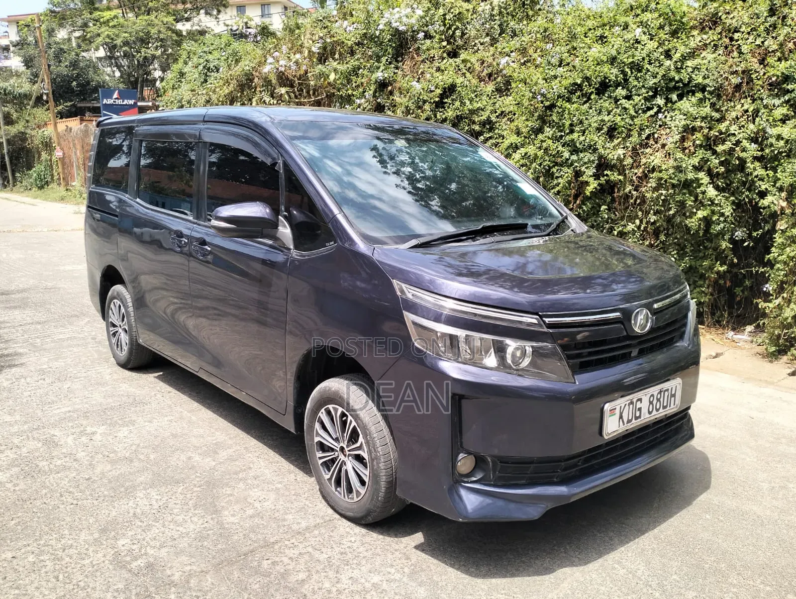 Toyota Voxy 2015 Burgundy