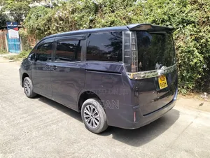 Toyota Voxy 2015 Burgundy