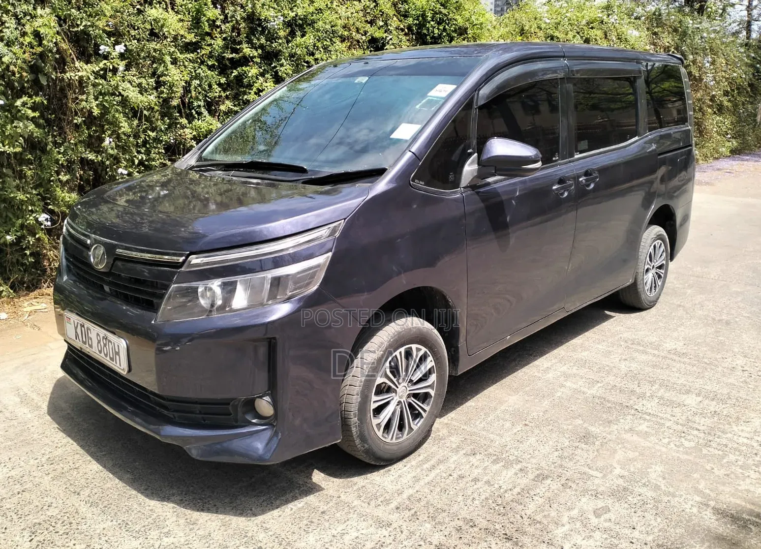 Toyota Voxy 2015 Burgundy