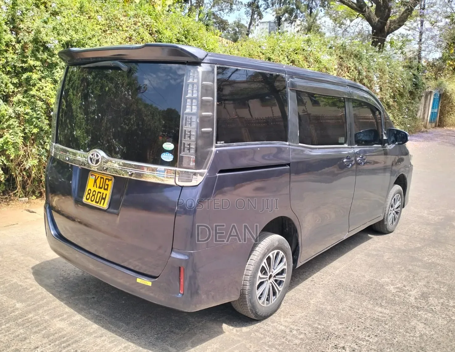 Toyota Voxy 2015 Burgundy