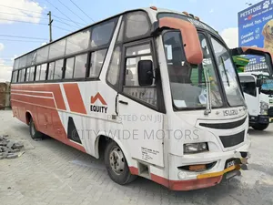 Isuzu FRR 2013 White