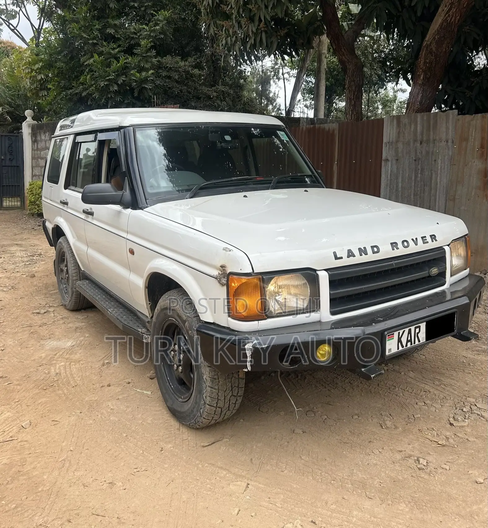 Land Rover Discovery 2001 White