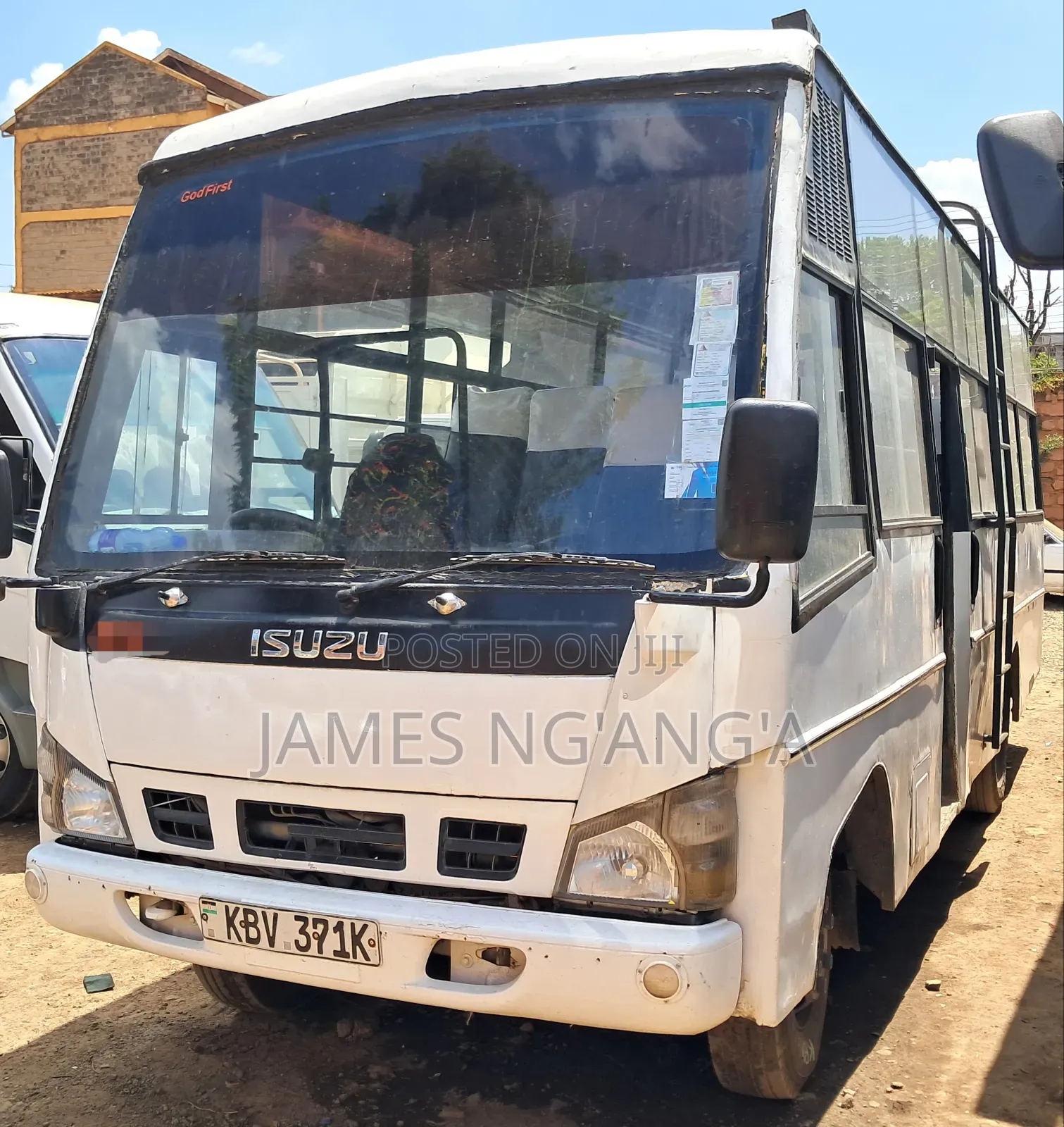 Isuzu NQR 2013 White