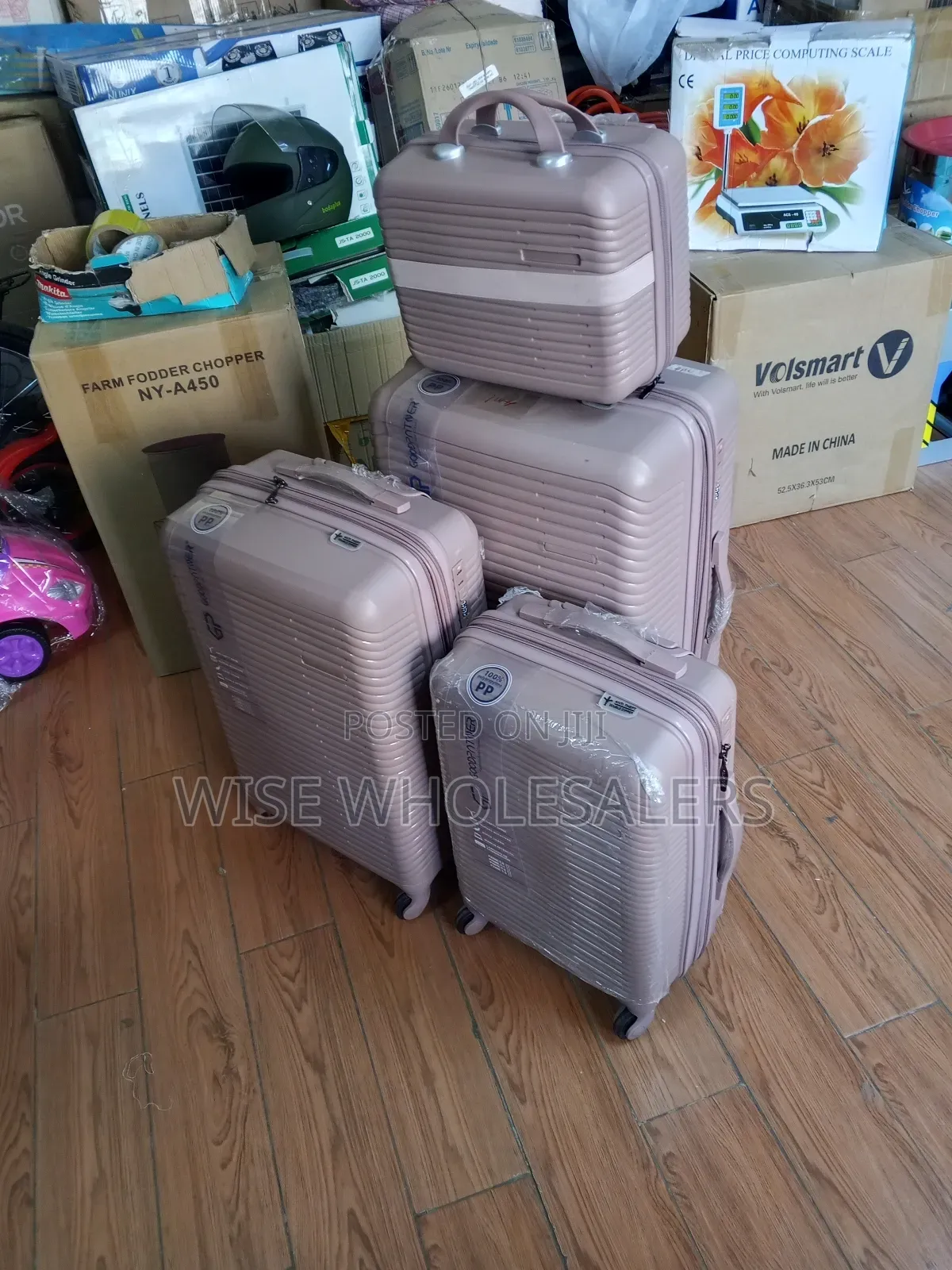 4 in 1 Rubber Unbreakable Suitcase Set Size 30 (Extra Large)