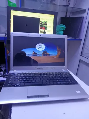 Laptop Samsung RV520 4GB Intel Core i3 HDD 750GB