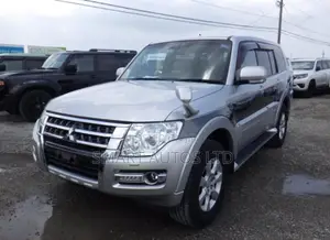 Mitsubishi Pajero 2019 Silver
