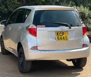 Toyota Ractis 2011 Silver