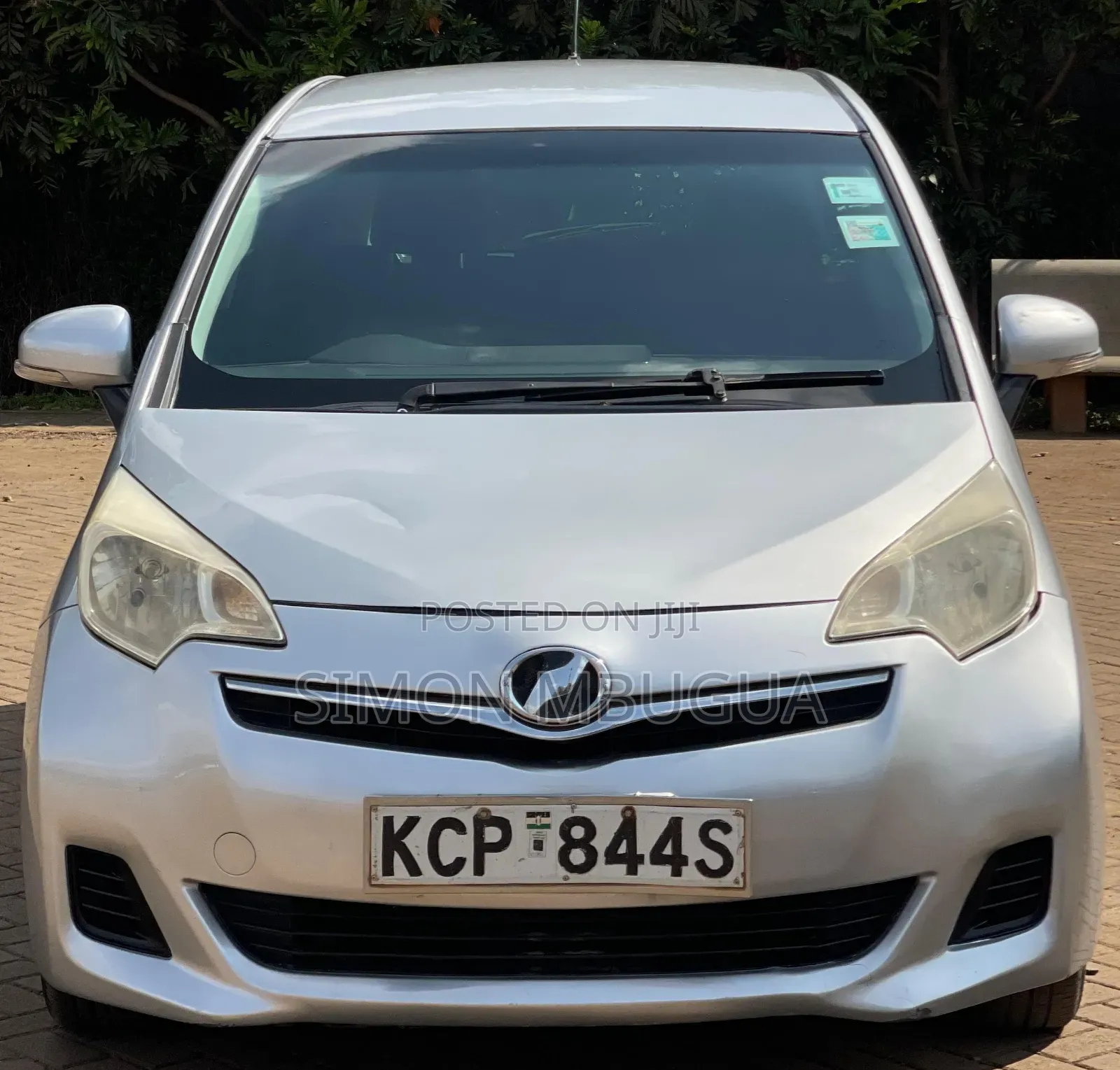 Toyota Ractis 2011 Silver