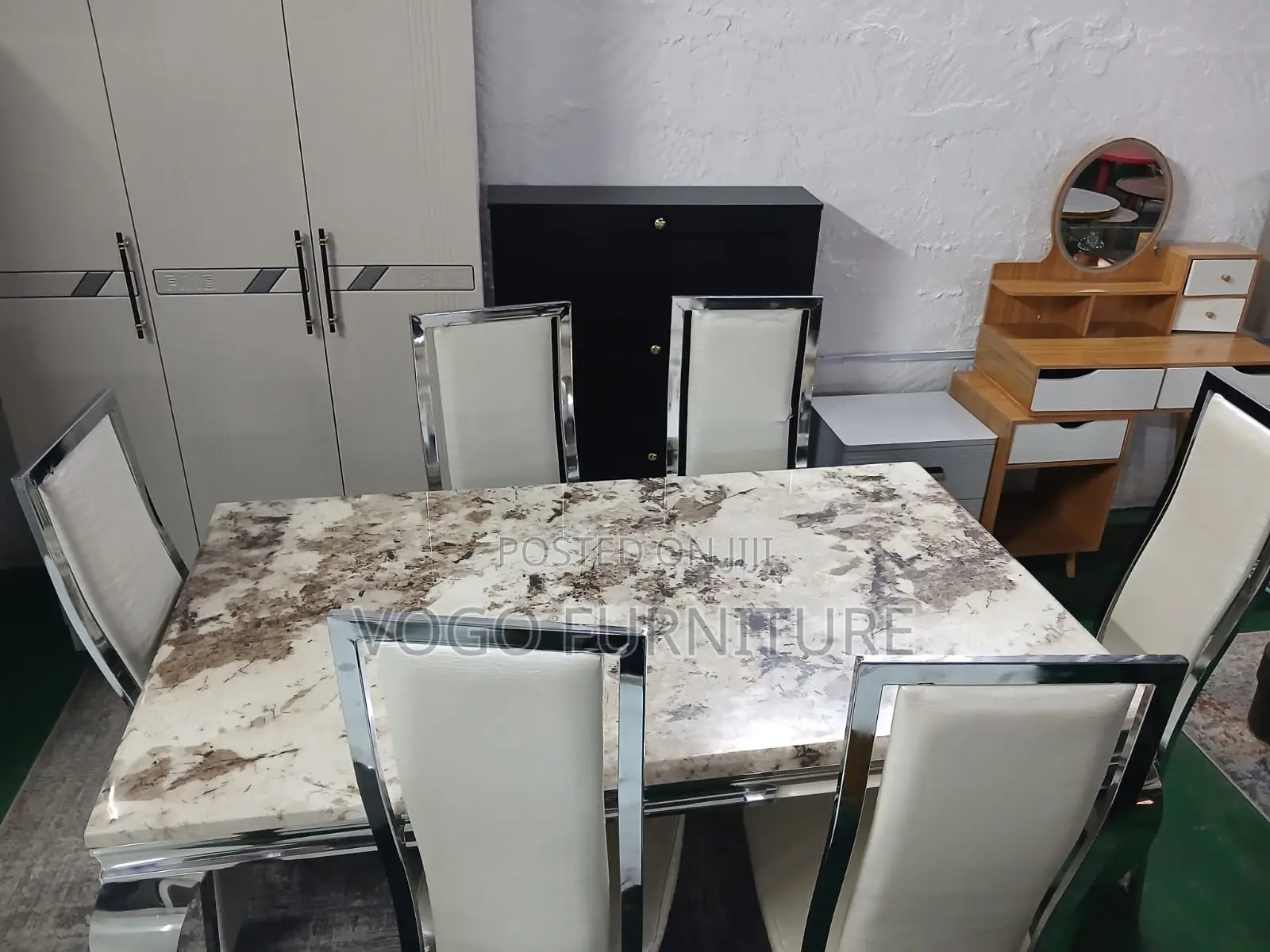 Dining Table; 6-Seater Marble Table
