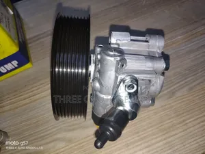 V8 1UR Steering Pump