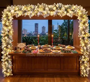 2.7 M Snow-Dusted Decorative Garland