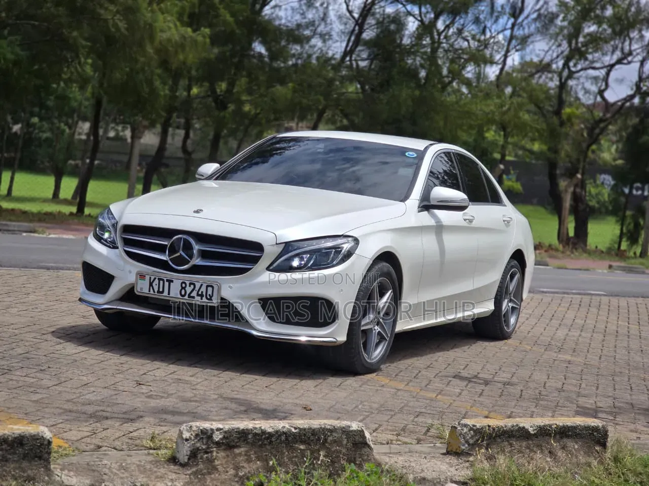 Mercedes-Benz C200 2018 Pearl