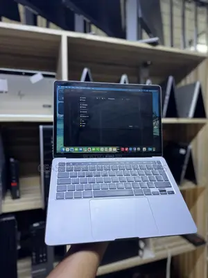 Laptop Apple MacBook Pro 2022 M2 16GB Apple M2 SSD 512GB