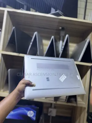 Laptop HP EliteBook 860 G10 16GB Intel Core i7 SSD 512GB