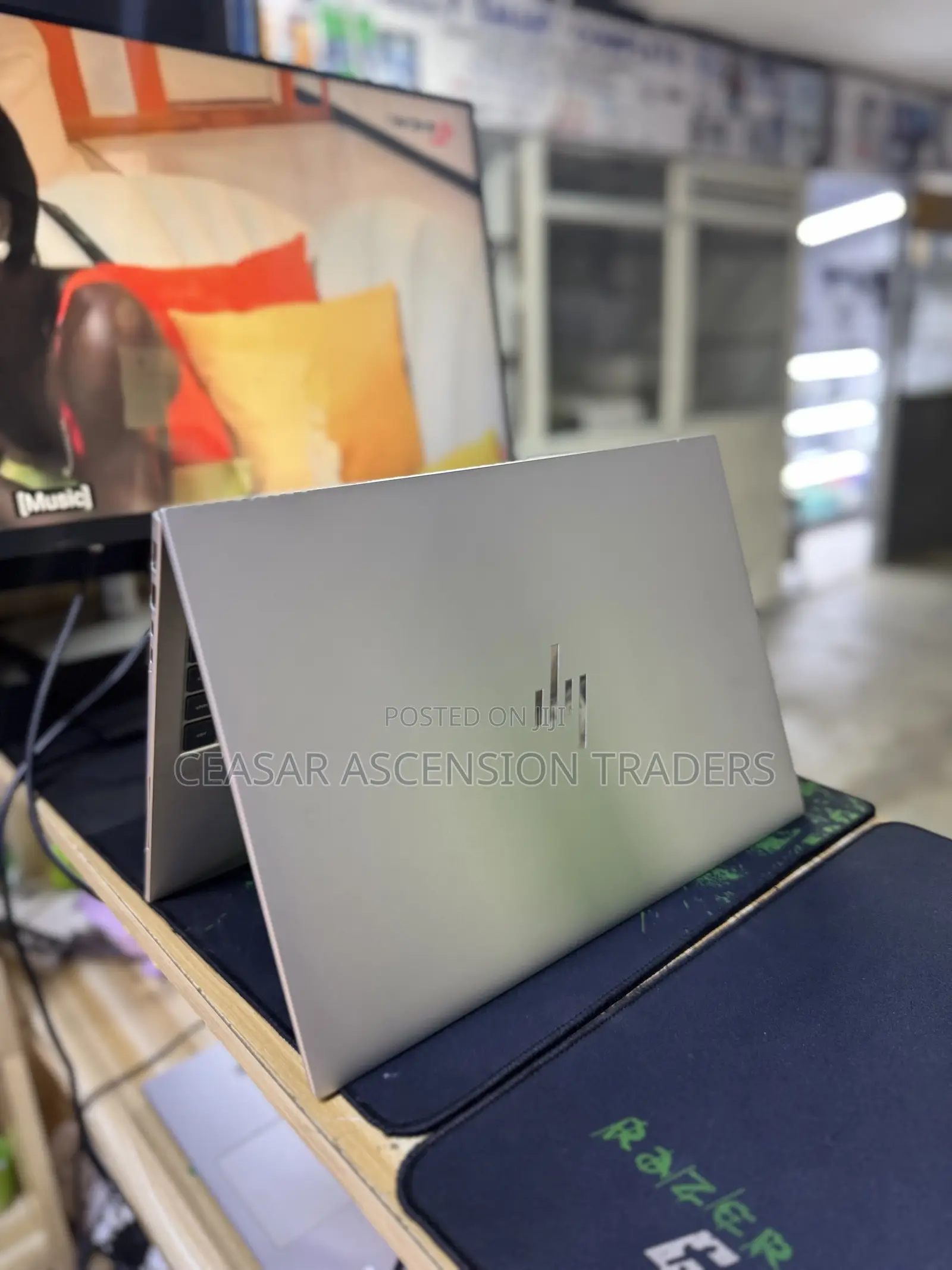 Laptop HP EliteBook 860 G10 16GB Intel Core i7 SSD 512GB