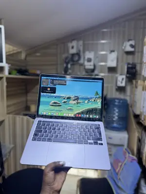 Laptop Apple MacBook Pro 2022 M2 16GB Apple M2 SSD 512GB