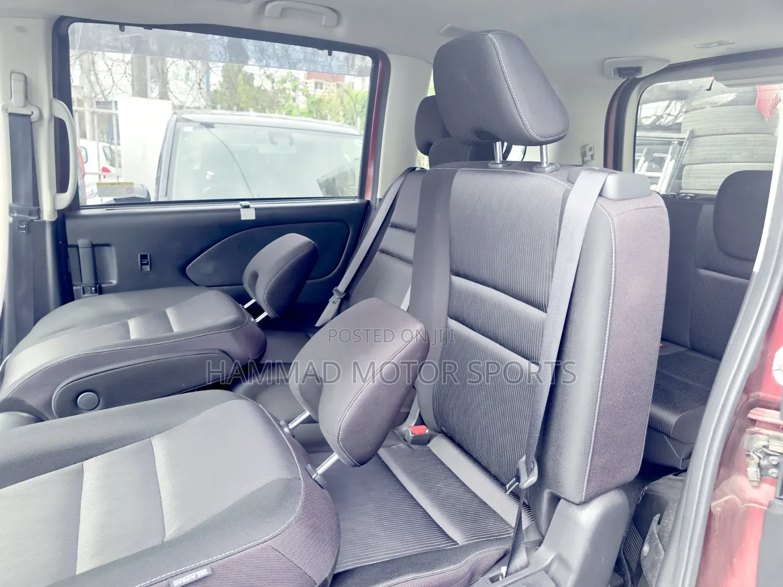 Nissan Serena 2020 Maroon