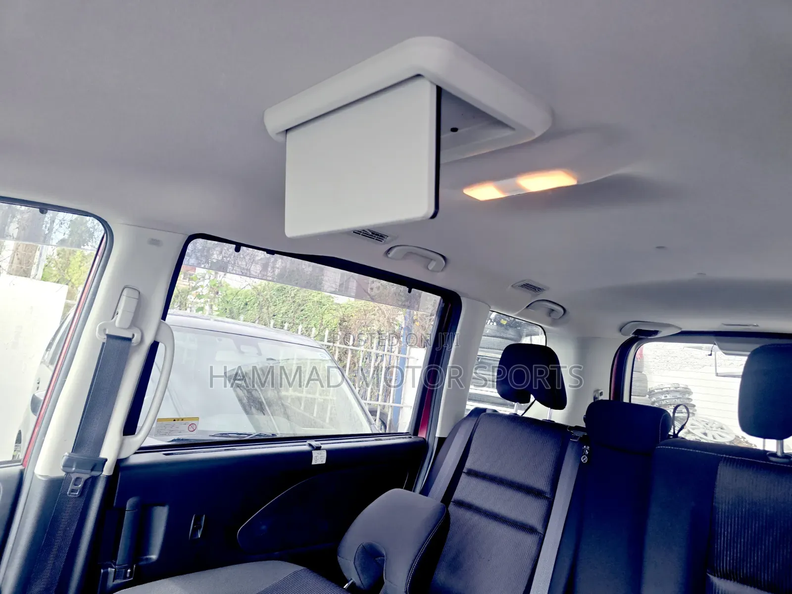 Nissan Serena 2020 Maroon