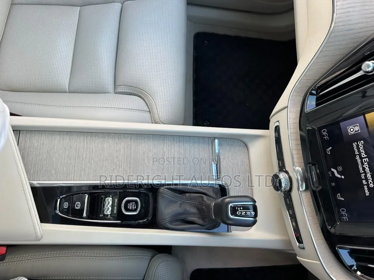 Volvo XC60 2020 Blue