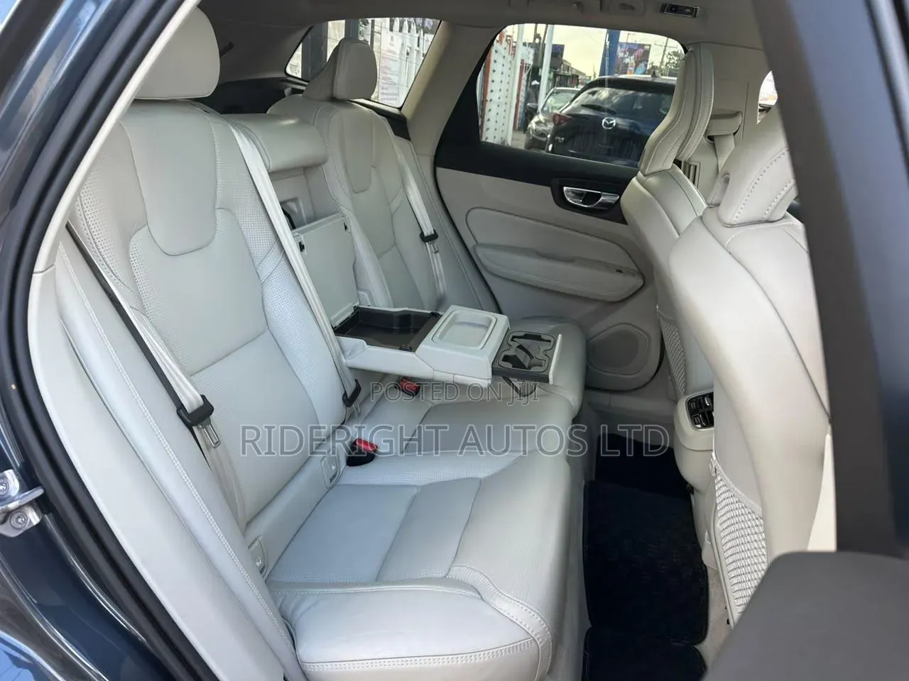 Volvo XC60 2020 Blue
