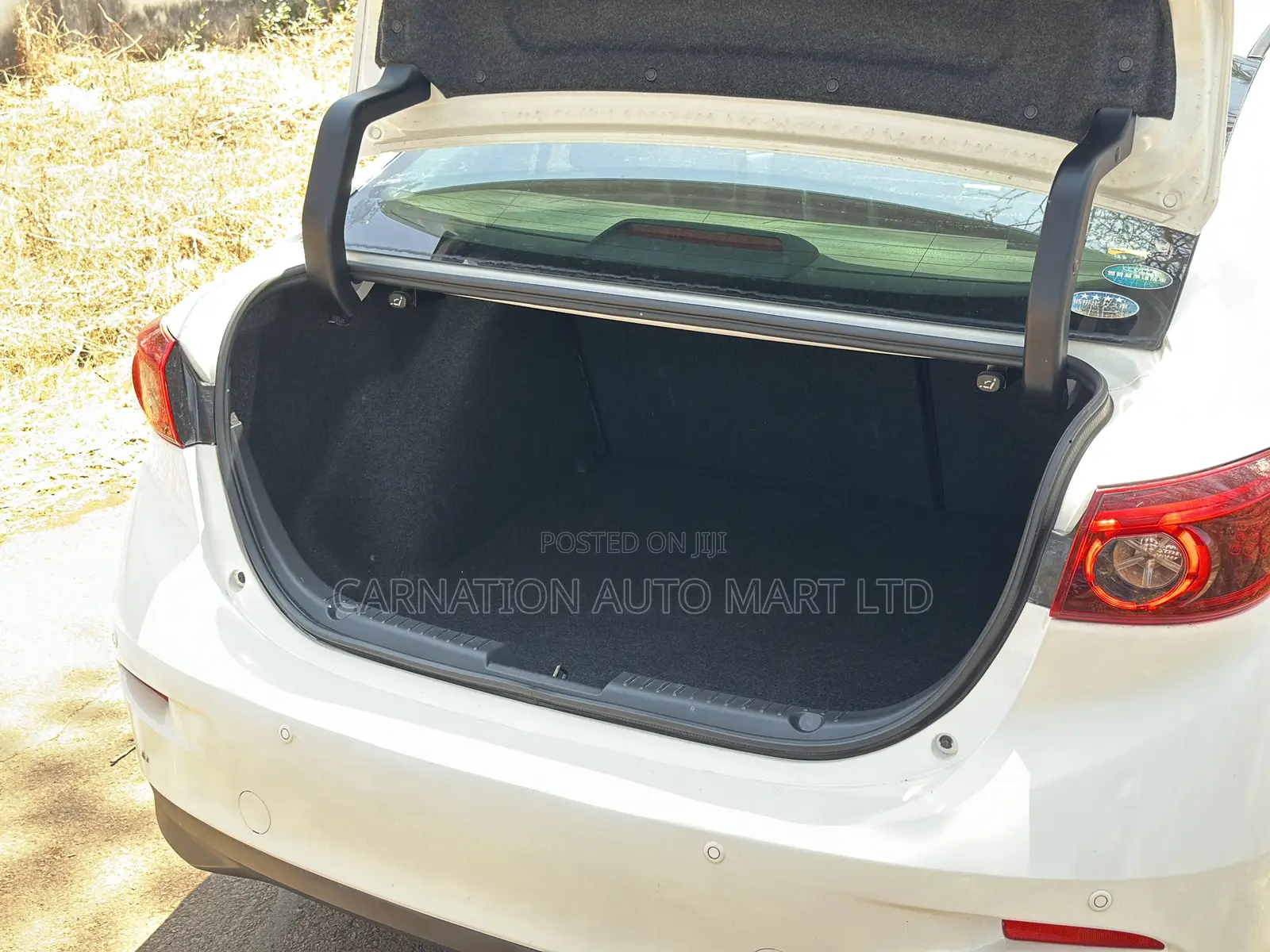 Mazda Axela 2019 White