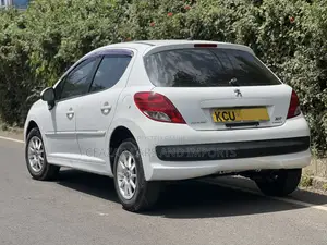Peugeot 207 CC 1.6 VTi 2012 White
