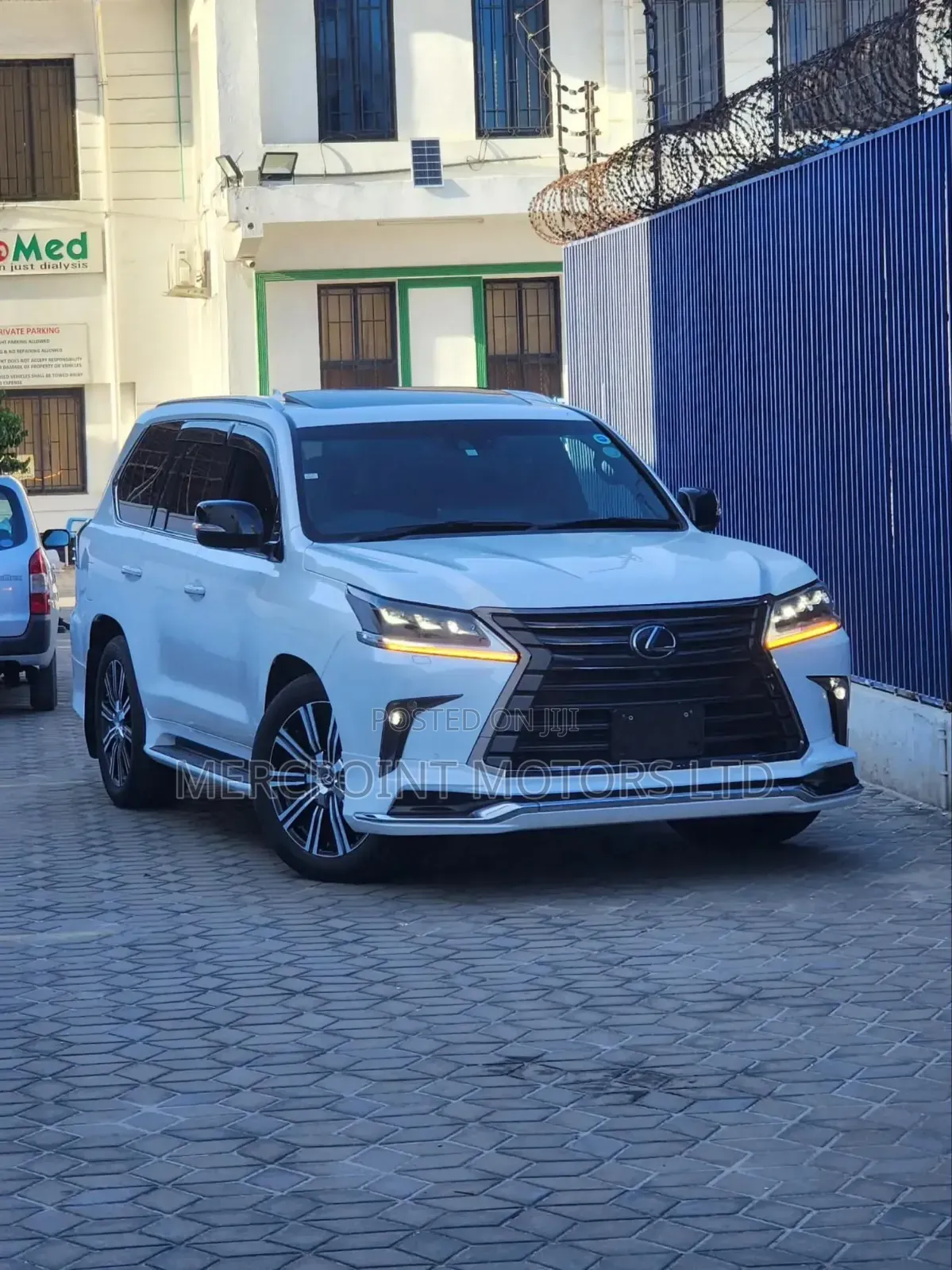 Lexus LX 2019 Off white