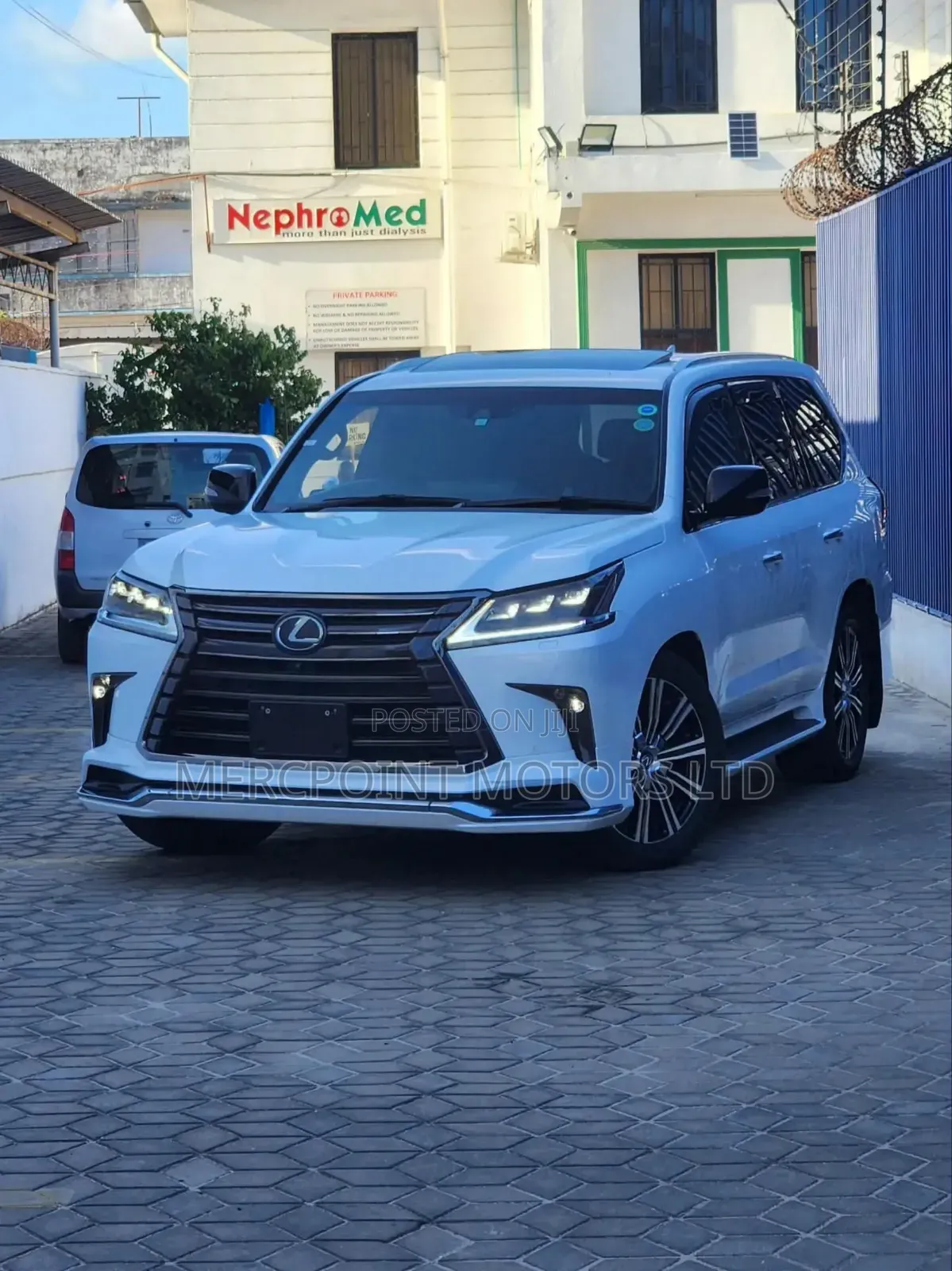 Lexus LX 2019 Off white
