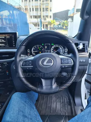 Lexus LX 2019 Off white